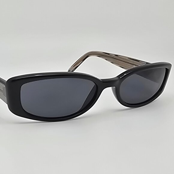 Guess GU6106 BLK-3 Black Frame Grey Lens Rectangular Sunglasses 52-17-140 - Picture 6 of 12